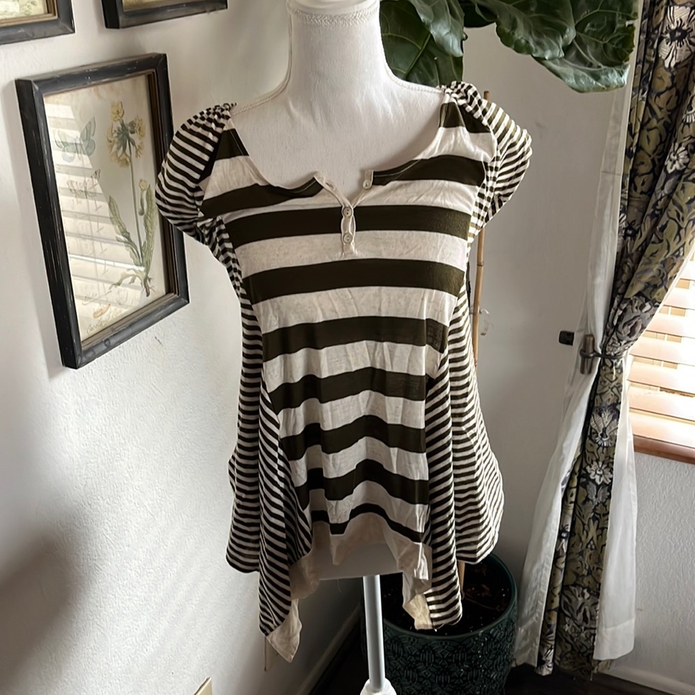 Short sleeve Anthropologie shirt